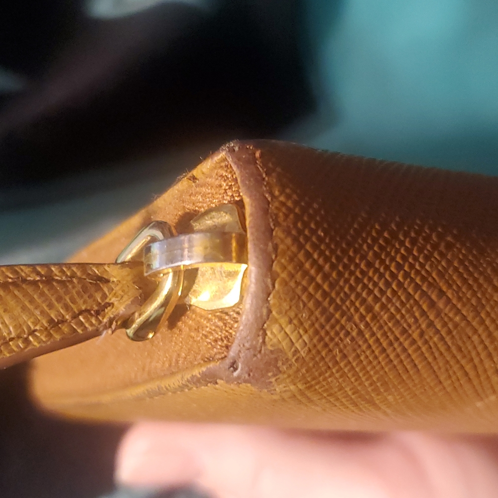 *AUTHENTC PRADA WALLET - Picture 11 of 17